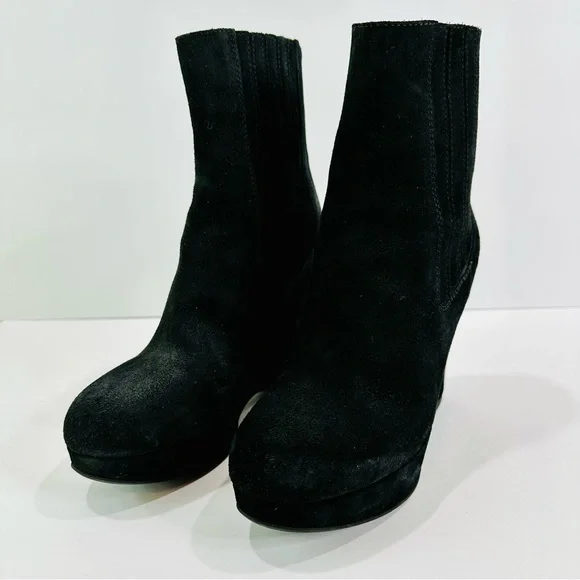 ๐ JUICY COUTURE SEUDE BLACK PLATFORM 4 1/2โ WEDGE HEEL WORN ONCE SIZE 10 ITALY - Picture 6 of 7